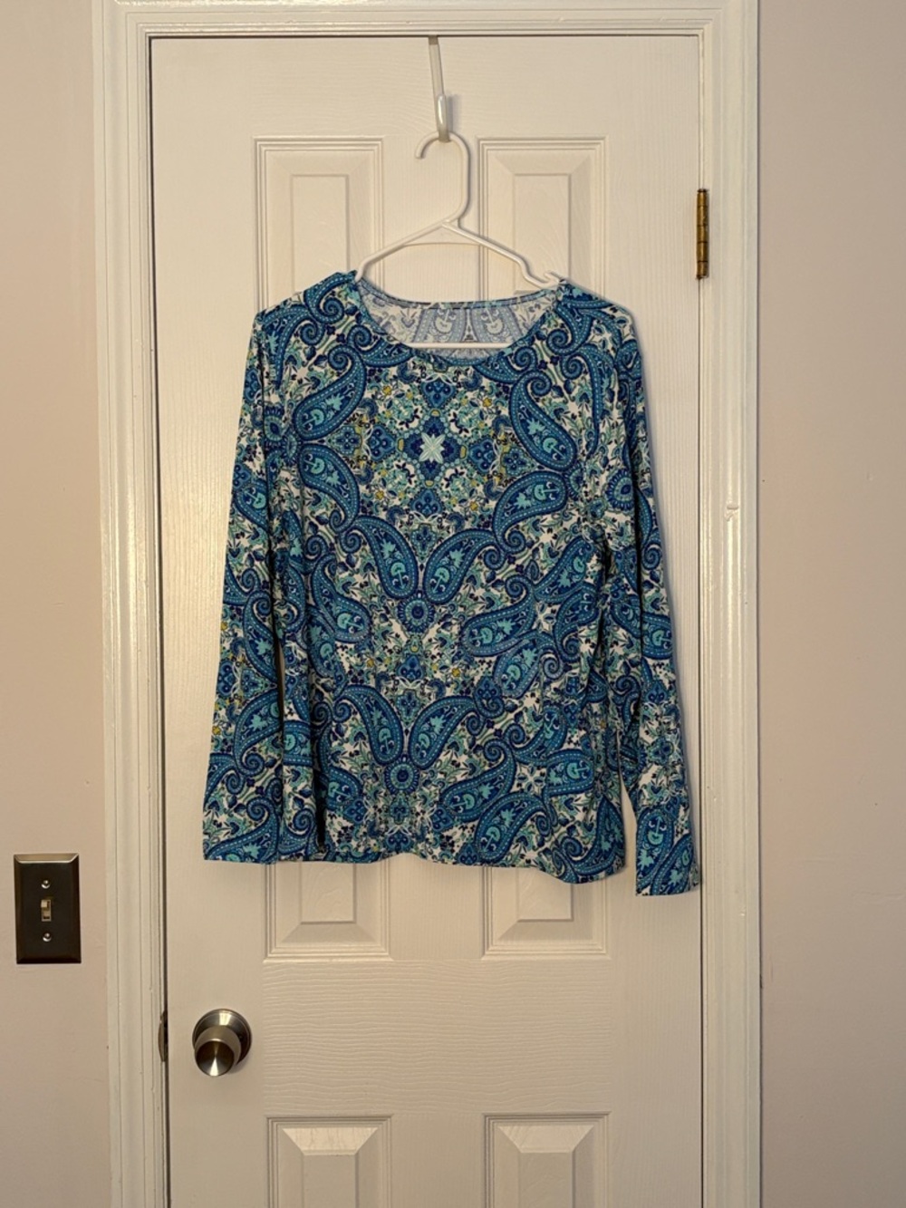 🏄🏼‍♀️ Land’s End Blue Paisley Long Sleeve Rash Guard